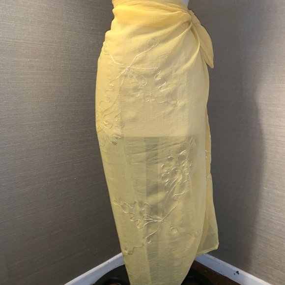 ๐ Sunshine Sass โ Embroidered Wrap That Does It ALL โ๏ธ๐ - Picture 8 of 13